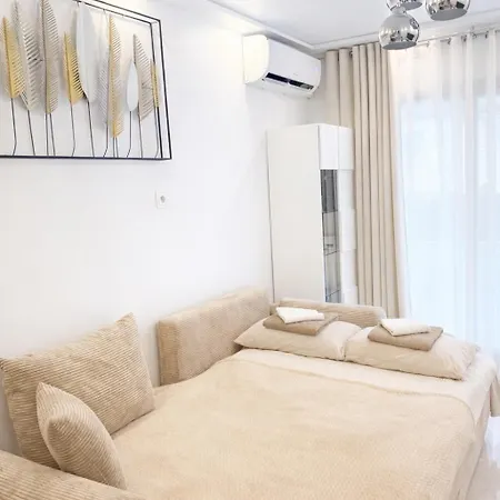 Center F9 Apartmán *