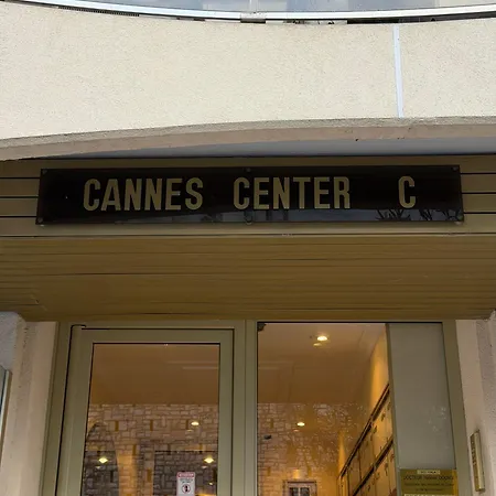 Center F9 Apartmán Cannes